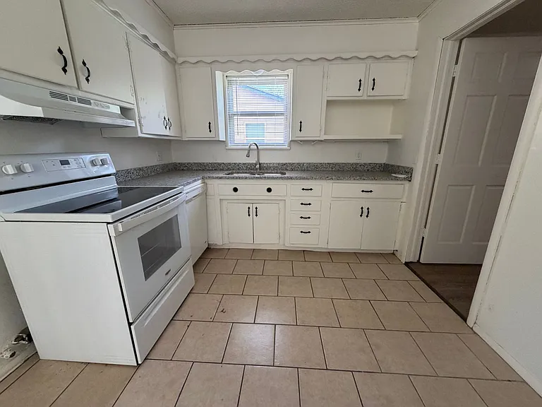 3506 N Peniel Ave — Photo 5