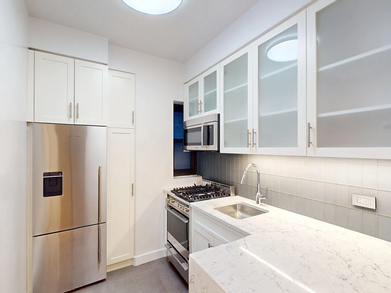 339 East 57th Street — Photo 2