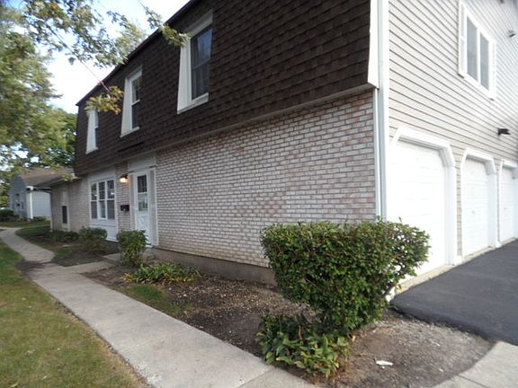2nd image of 1575 Woodcutter Ln Unit B