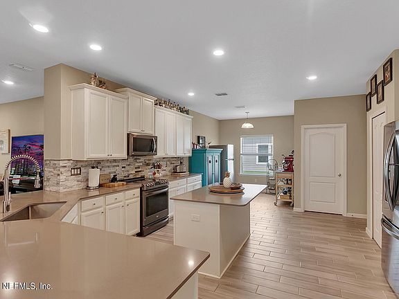 2nd image of 7032 Longleaf Branch Dr
