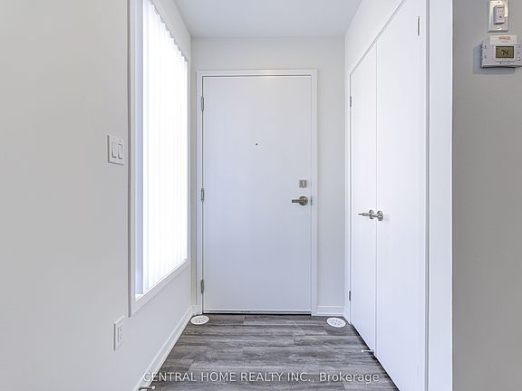3rd image of 130 Honeycrisp Cres #Townhouse 312