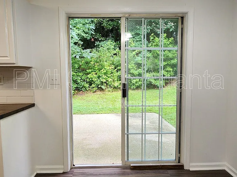 588 Hunnicutt Rd SE — Photo 13