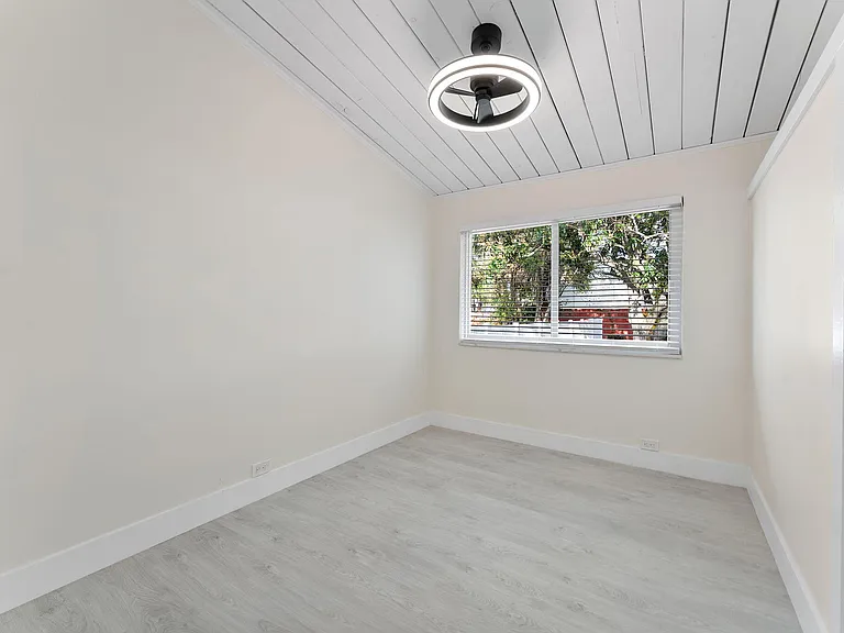 474 Enfield St — Photo 12