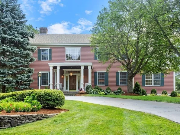 16 Freedom Dr, North Reading, MA 01864