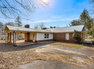 6958 County Line Dr, Lula, GA 30554