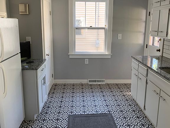 2nd image of 1383 Virginia Ave