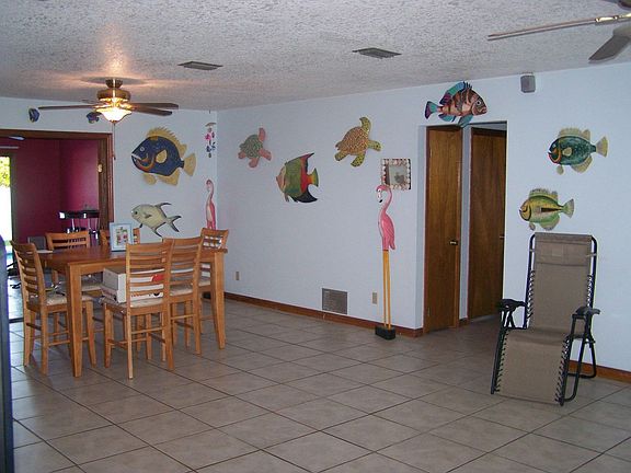 5th image of 3027 Queen Palm Dr