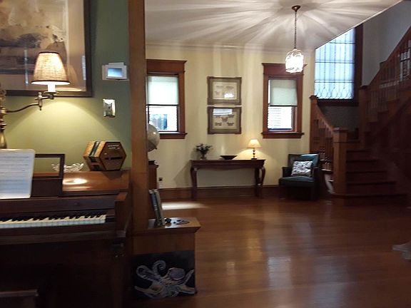 5th image of 231 S Oak Park Ave