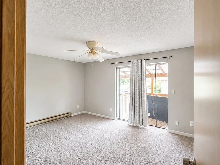 4827 S 56th St #3 — Photo 18