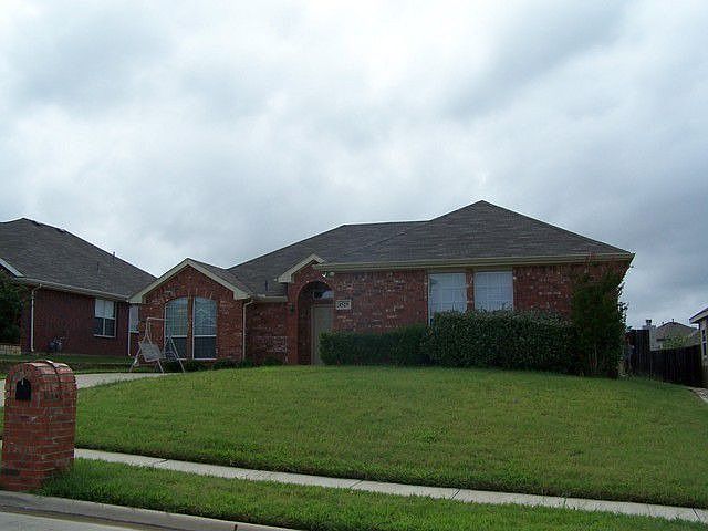 1st image of 4529 Woodbluff Dr