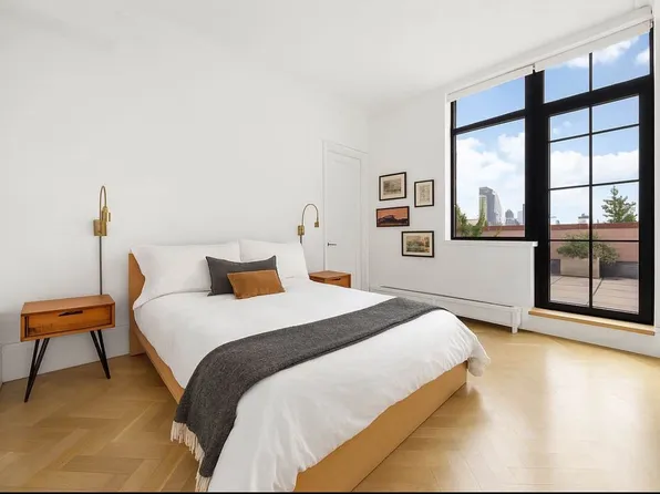 50 Clinton Street image 5 of 9