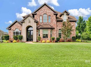 211 Belmont Ave, Fairhope, AL 36532