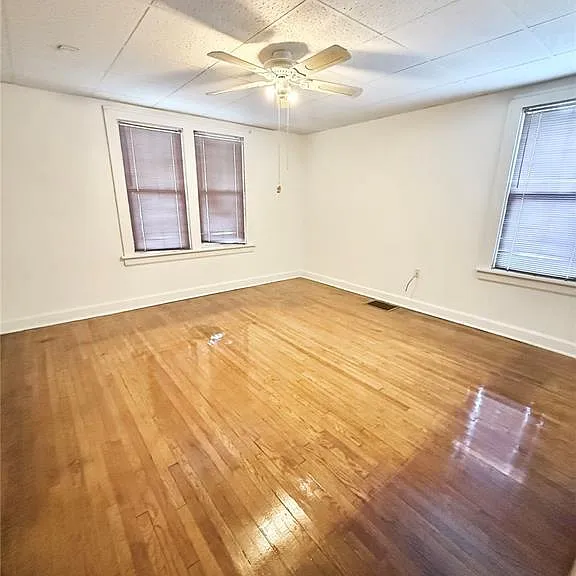 307 N Clinton St — Photo 9