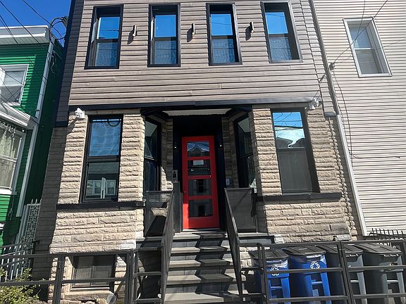 2nd image of 172 New York Ave #1R