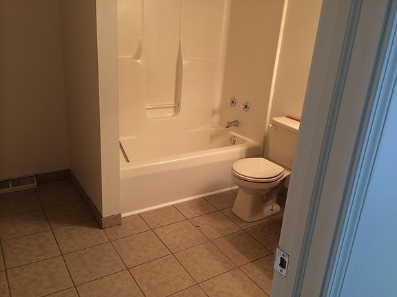4th image of 2983 Connoton Ave