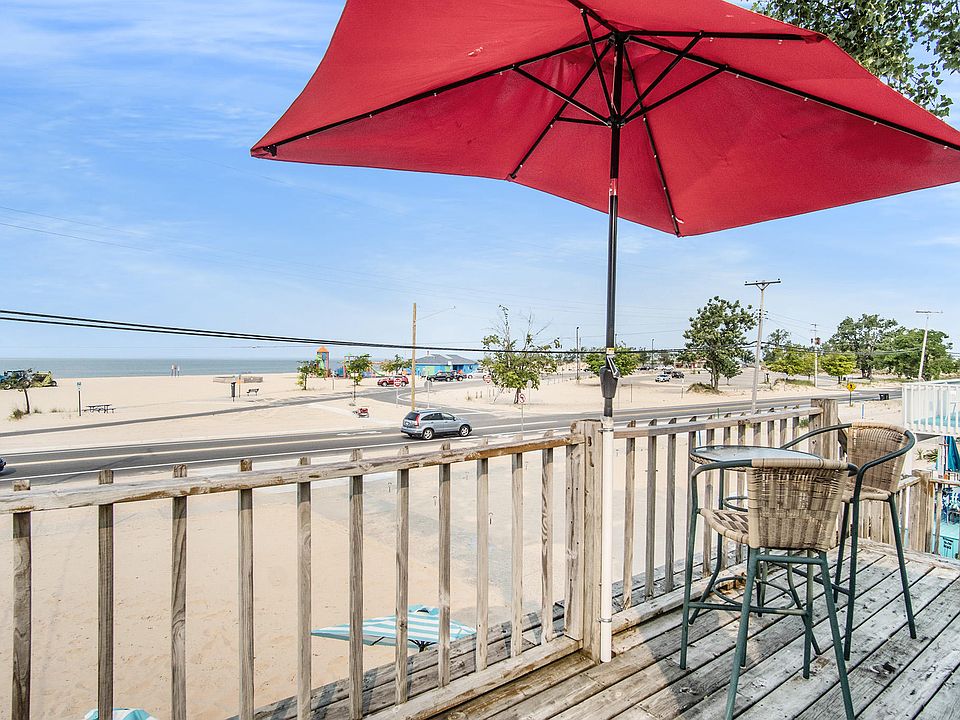 1682 Beach St, Muskegon, MI 49441 Zillow