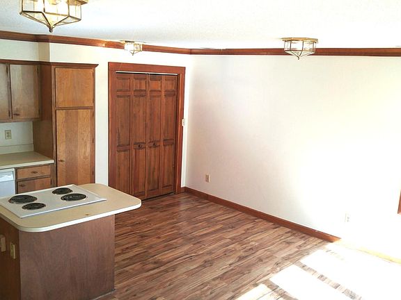 4th image of 937 S Fifth St