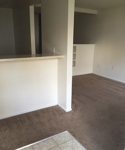 Santa Clarita — Photo 6