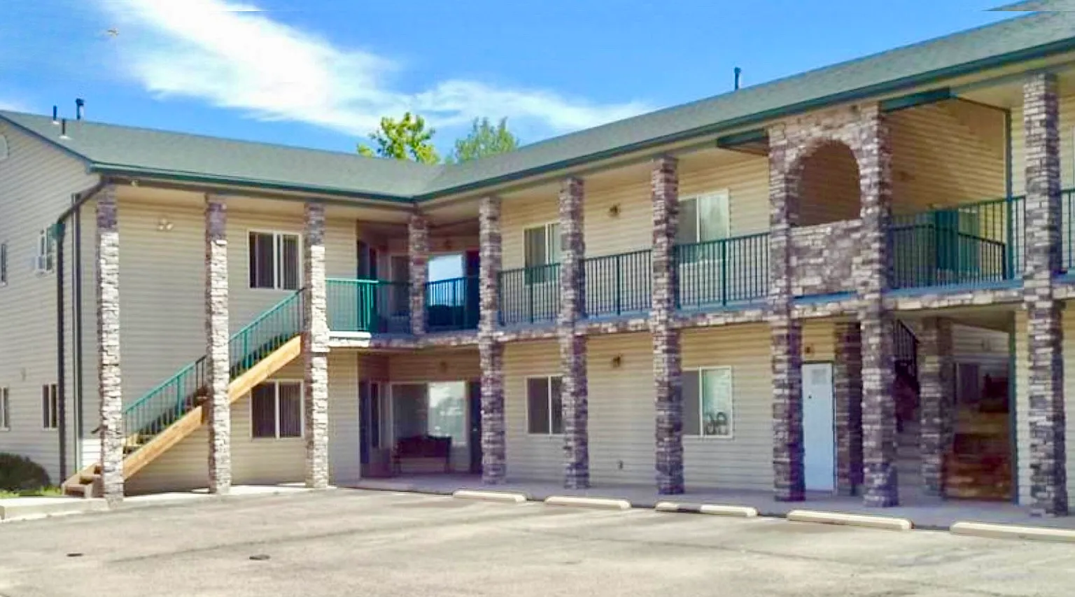 2 bed, 800 sqft, $1,500 — Photo 1