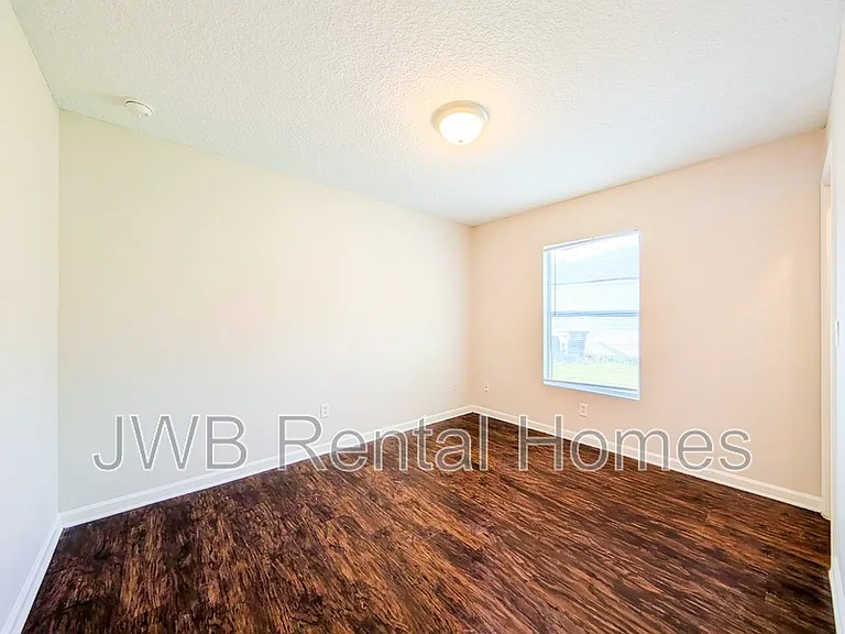 4372 Melissa Ct W — Photo 6