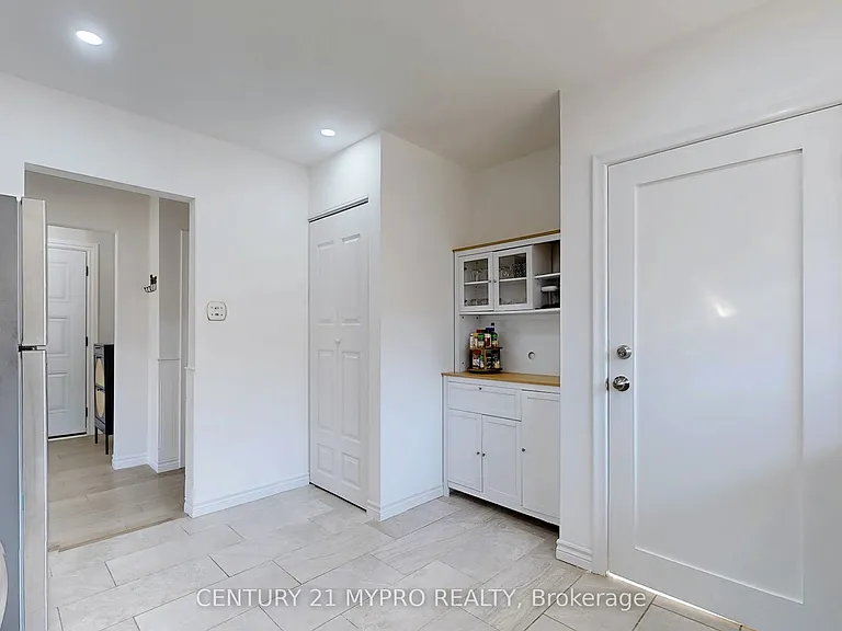 56 Bailey Cres #MAIN — Photo 14