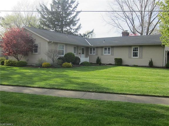 2nd image of 445 Heather Ln