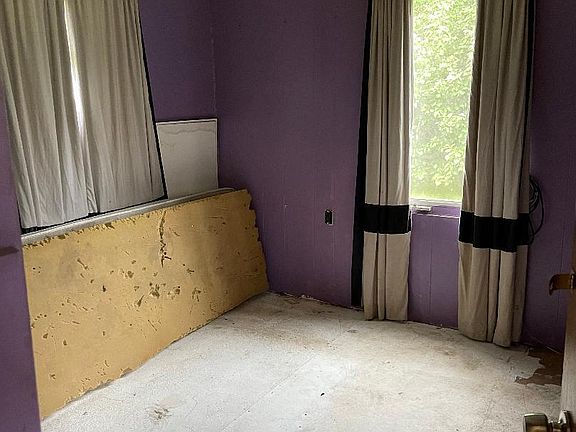 4th image of 63921 Baranof Dr
