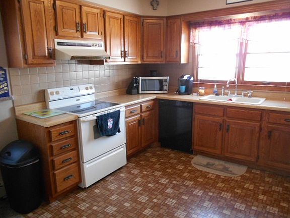4th image of 204 Sarah Ave