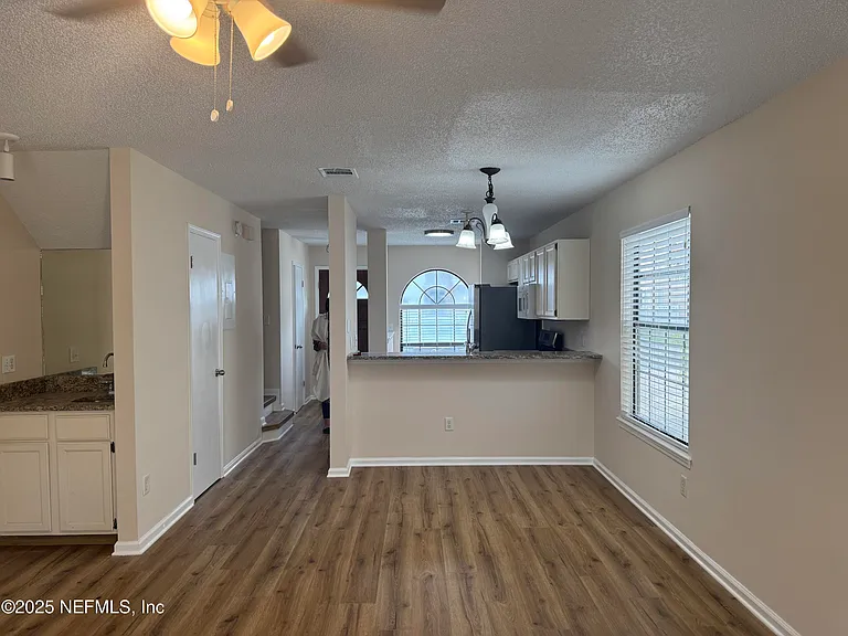 2075 Gail Ave — Photo 4