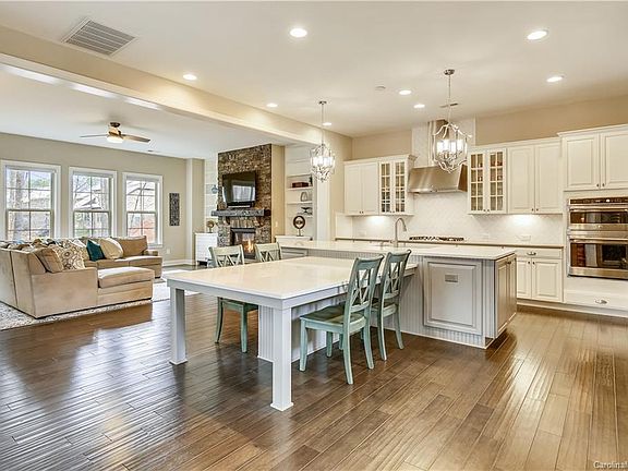 Chef's kitchen