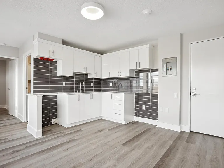 325 Besserer St — Photo 65