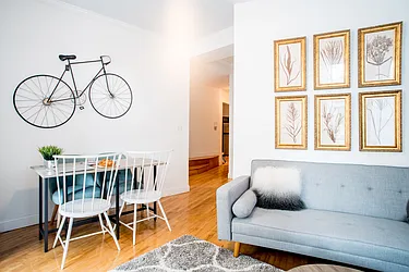 Rented by ER (DO NOT USE)