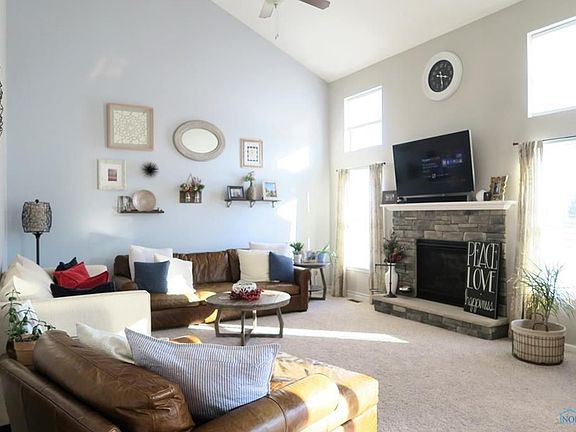 4th image of 25064 Belmont Ct