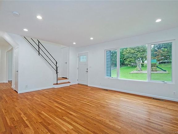 3rd image of 148 Cortlandt St