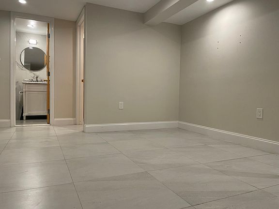 3rd image of 21 Eileen Ave