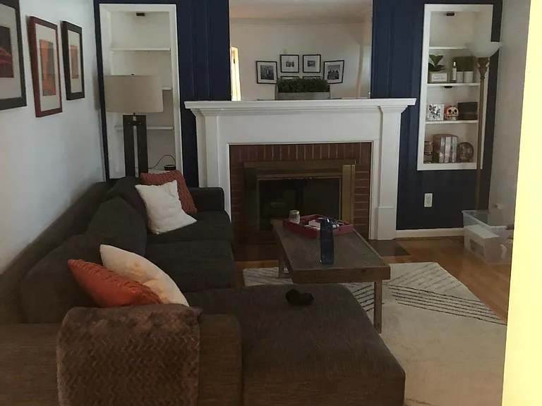 126 N Wilson Ave — Photo 2