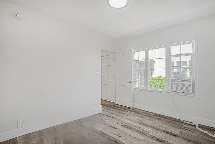 1 bed, 1.0 bath, 750 sqft, $2,289 — Photo 2