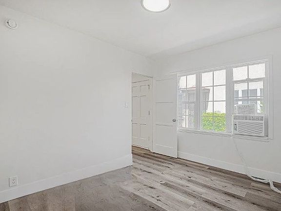 2nd image of 2417 W Vernon Ave #24215A