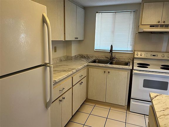 4th image of 4112 HERON WAY #B106