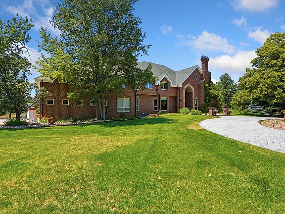 4th image of 7733 Park Ridge Cir
