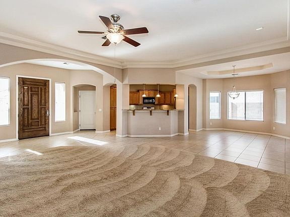 3rd image of 104 W Granite Trl