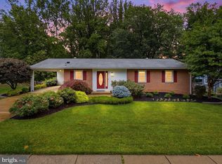 7218 Hadlow Dr, Springfield, VA 22152