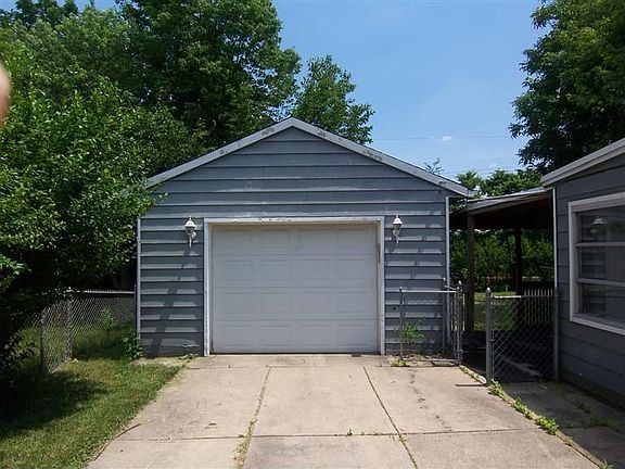 4th image of 32 Lynnhaven Dr