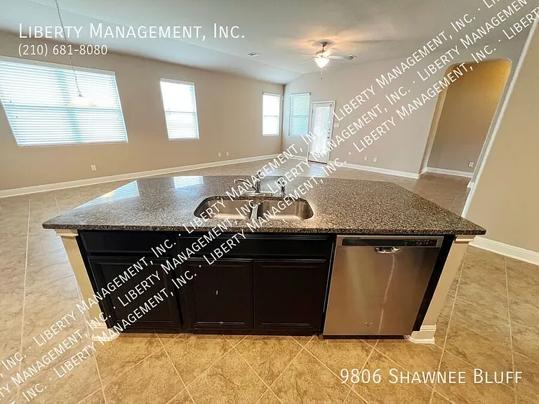 9806 Shawnee Blf — Photo 14