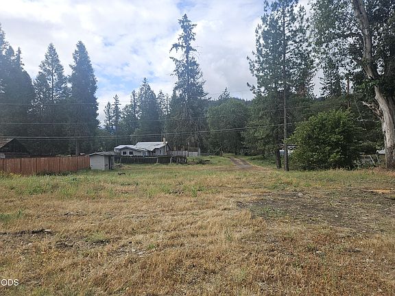 4th image of 2062 Lampman Rd