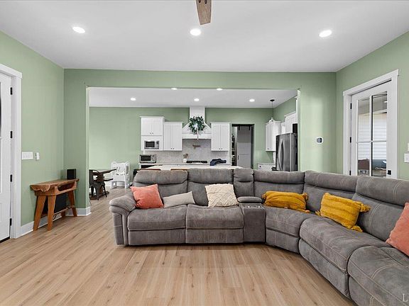 3rd image of 197 Burford Farm Rd