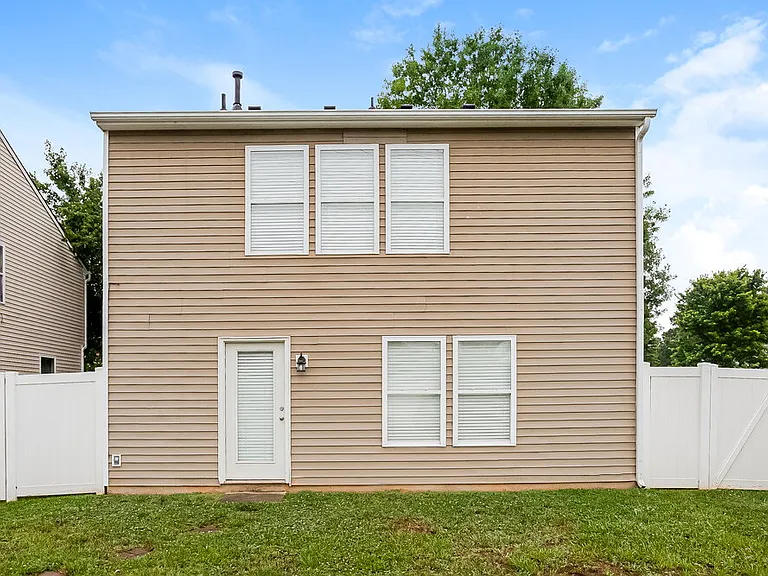 1626 Matthew Allen Cir — Photo 17