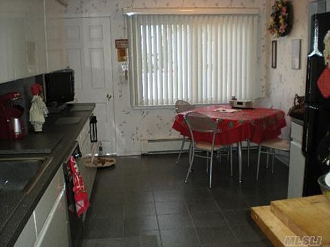 3rd image of 159 Vanderbilt Ave