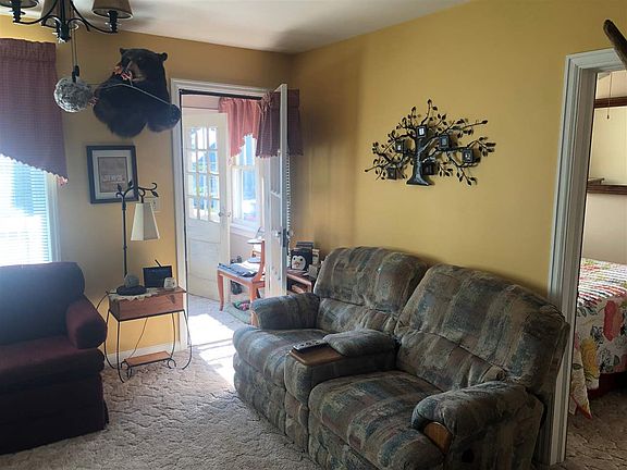 4th image of 815 Wilson Ave
