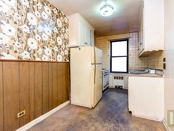 3rd image of 745 E 231st St APT 5A